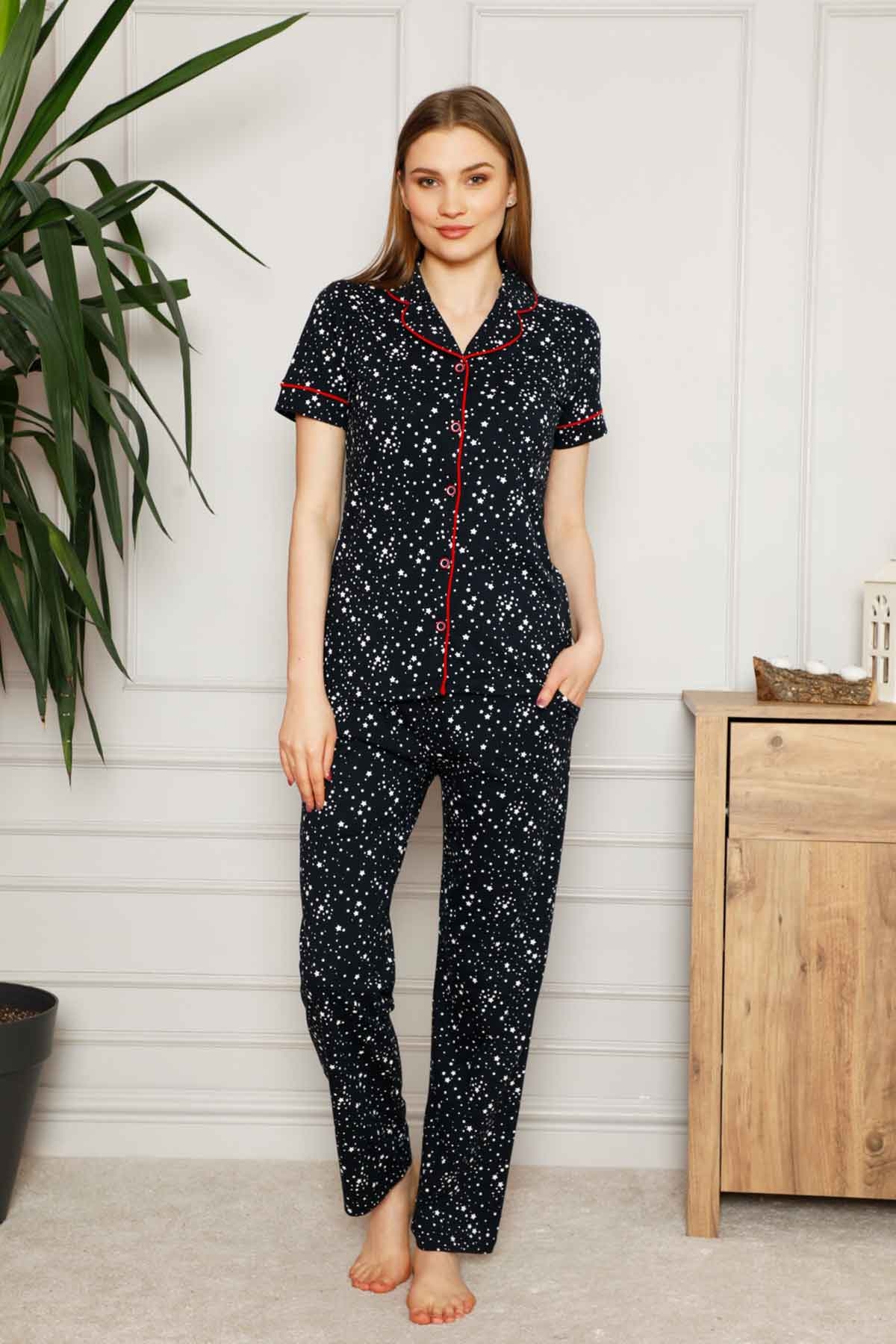 Kadın%20Pijama%20Takımı%20-%20Yıldız%20Desenli%20Önden%20Düğmeli%20Kısa%20Kollu%20Penye%202536KY
