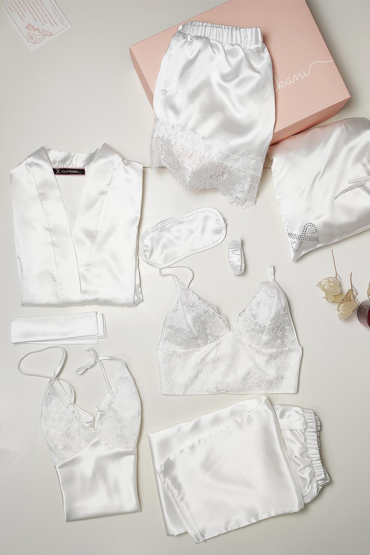 İpek%20Saten%208%20li%20Çeyizlik%20Pijama%20Seti%20-%20Beyaz%20Dantelli%20Sabahlık%20Gecelik%20Şort%208000MS