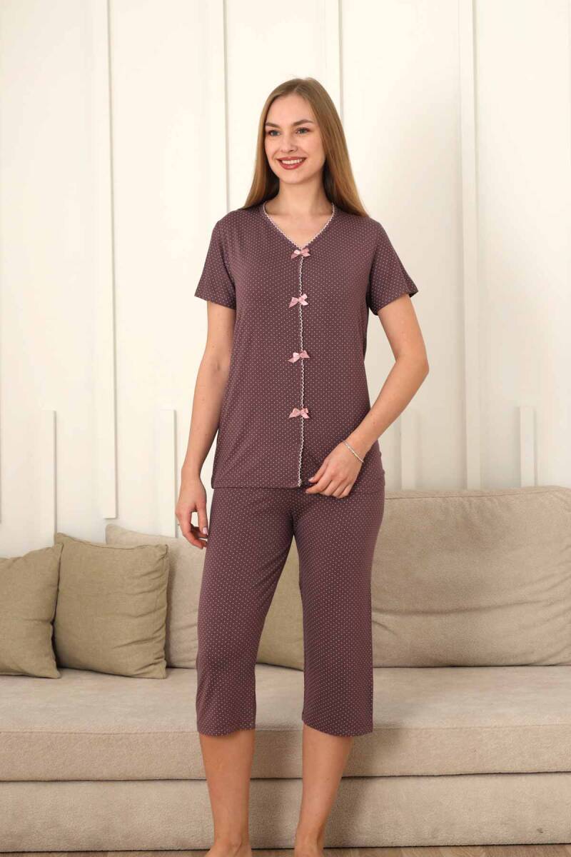 Fiyonklu%20Kadın%20Pijama%20Takımı%20-%20Gülkurusu%20Puantiyeli%20Kapri%20Likralı%202828B