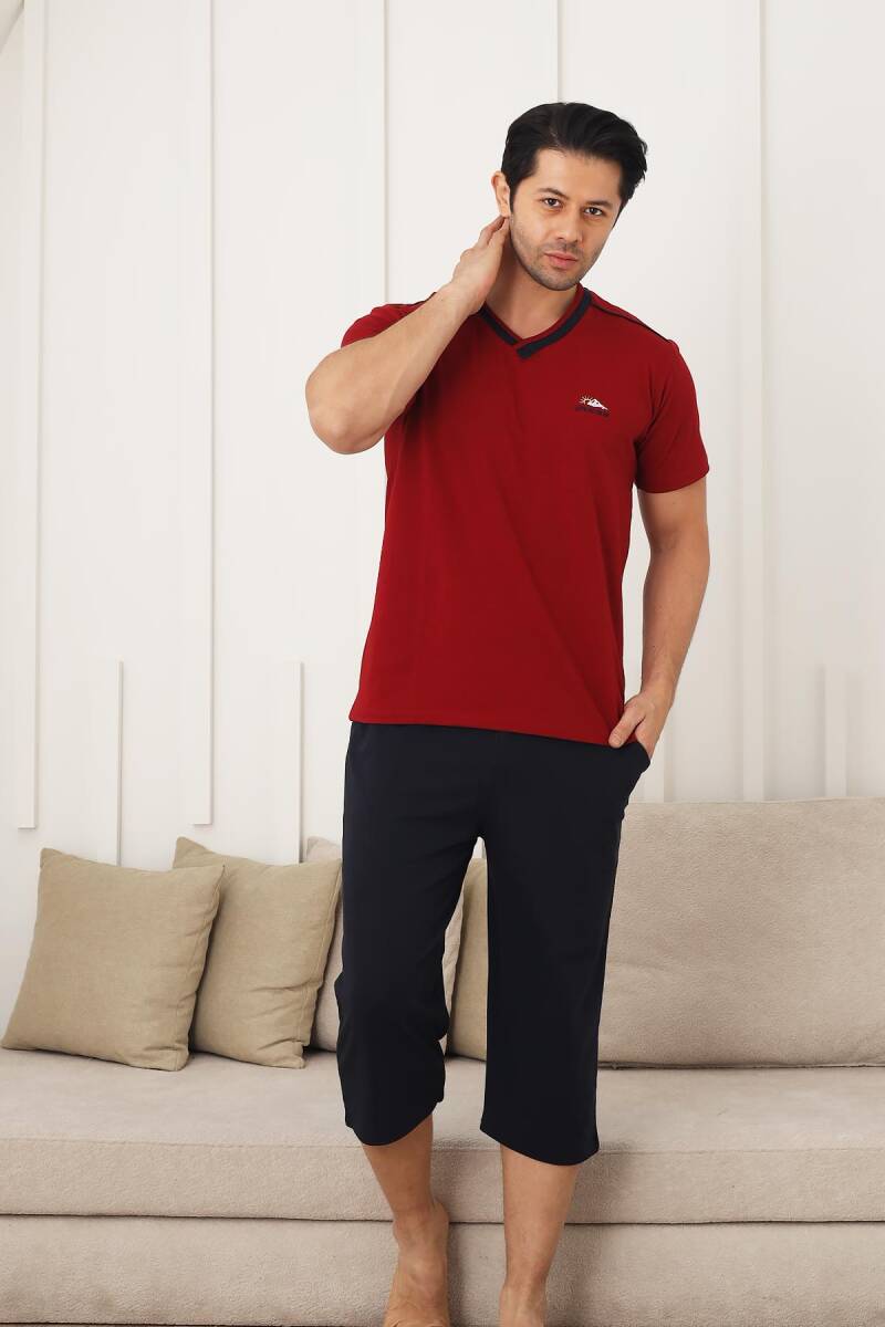Erkek%20Pijama%20Takımı%20-%20Bordo%20Arma%20Nakışlı%20Likralı%20V%20Yaka%20Bermuda%201212B