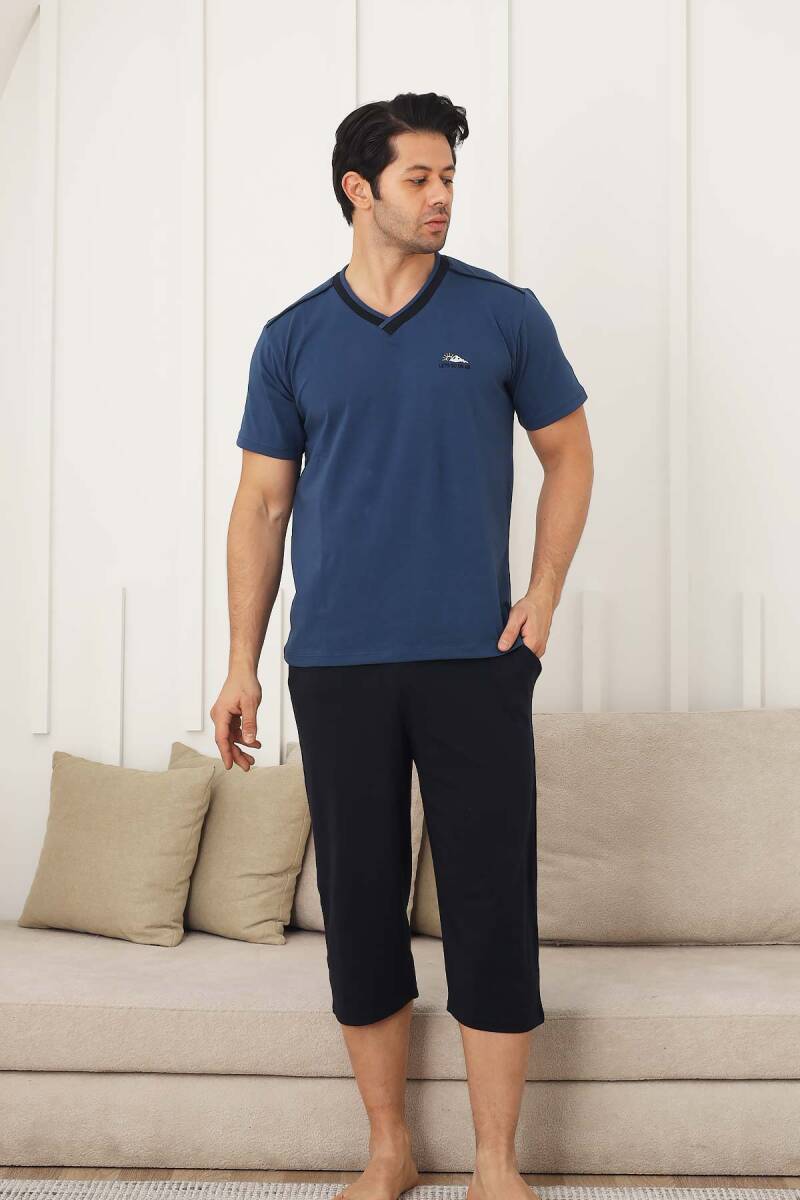 Erkek%20Pijama%20Takımı%20-%20İndigo%20Arma%20Nakışlı%20Likralı%20V%20Yaka%20Bermuda%201212B