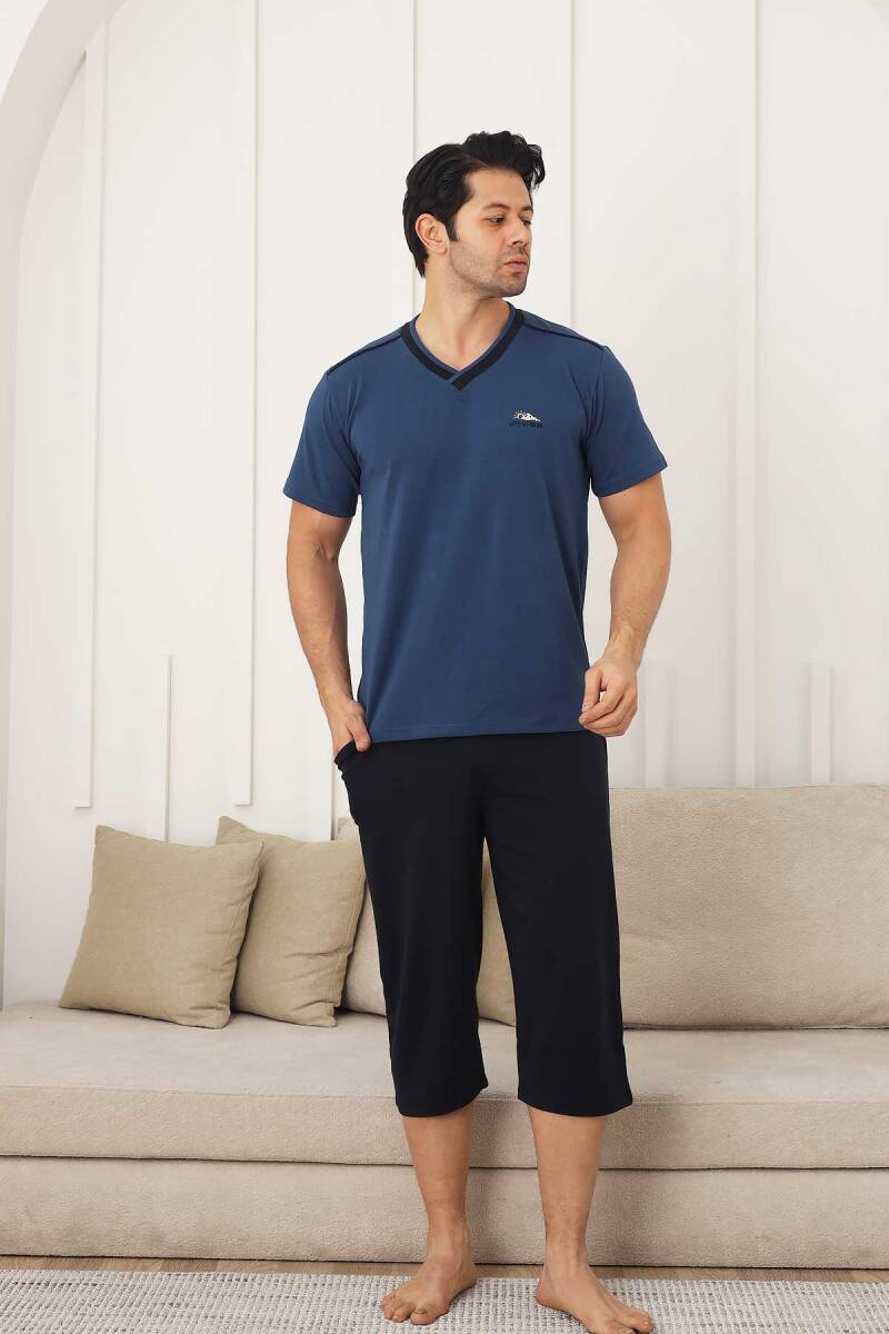 Erkek%20Pijama%20Takımı%20-%20İndigo%20Arma%20Nakışlı%20Likralı%20V%20Yaka%20Bermuda%201212B