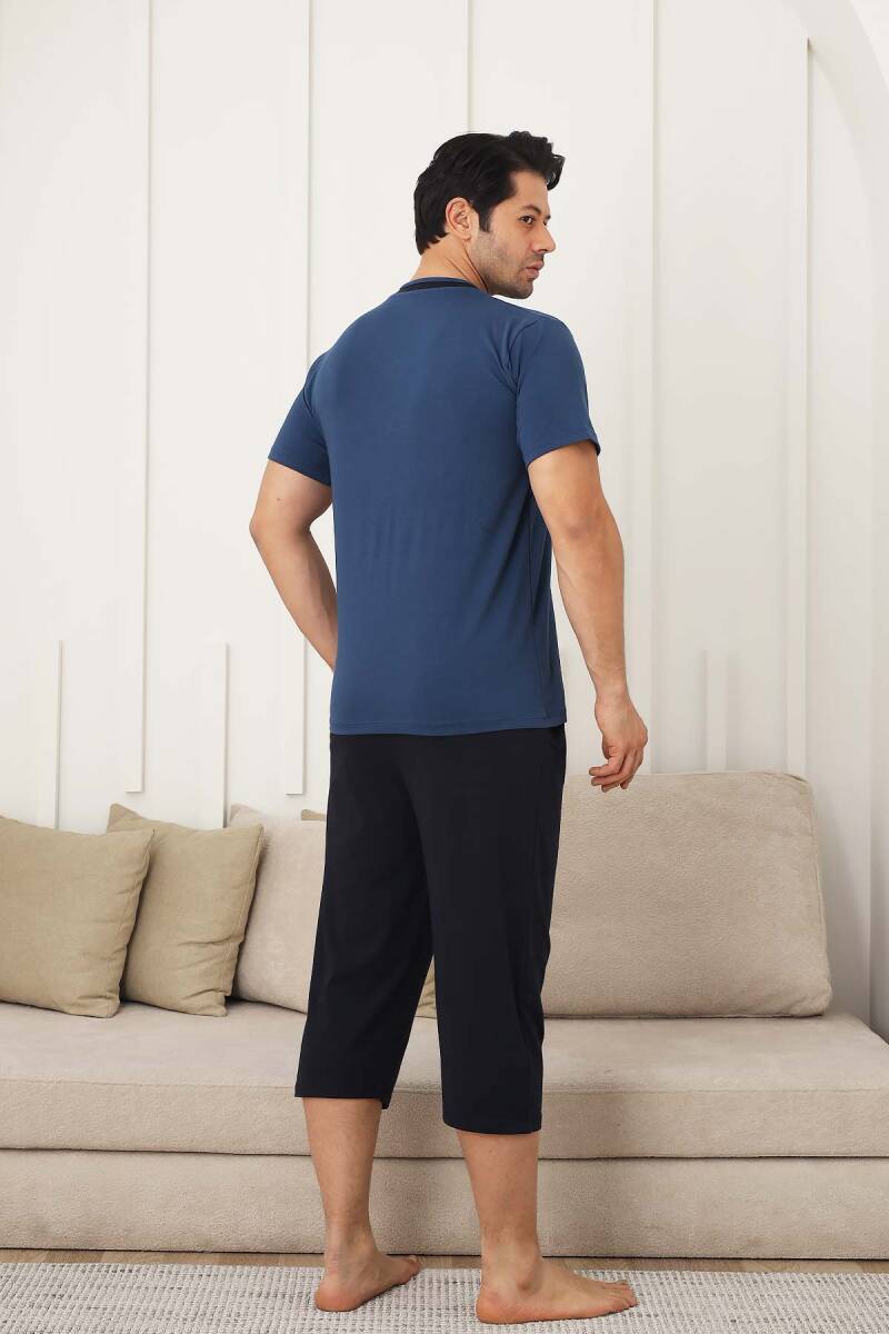 Erkek%20Pijama%20Takımı%20-%20İndigo%20Arma%20Nakışlı%20Likralı%20V%20Yaka%20Bermuda%201212B