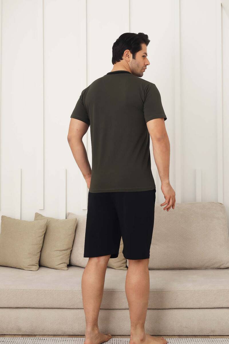 Erkek%20Pijama%20Takımı%20-%20Yeşil%20Arma%20Nakışlı%20Likralı%20V%20Yaka%20Şort%20Takım%201212ŞT