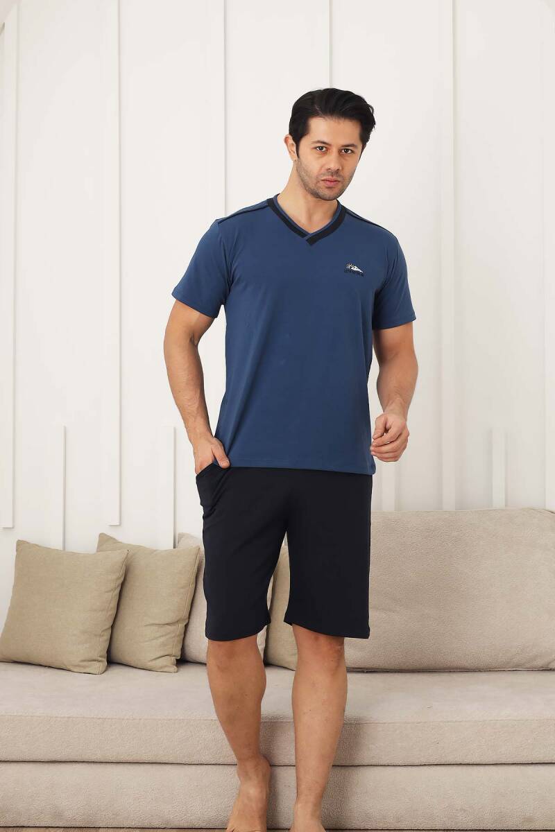 Erkek%20Pijama%20Takımı%20-%20İndigo%20Arma%20Nakışlı%20Likralı%20V%20Yaka%20Şort%20Takım%201212ŞT