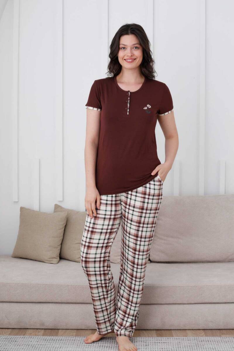 Ekoseli%20Kadın%20Pijama%20Takımı%20-%20Kahverengi%20Nakışlı%20Likralı%20Kısa%20Kollu%202834KY