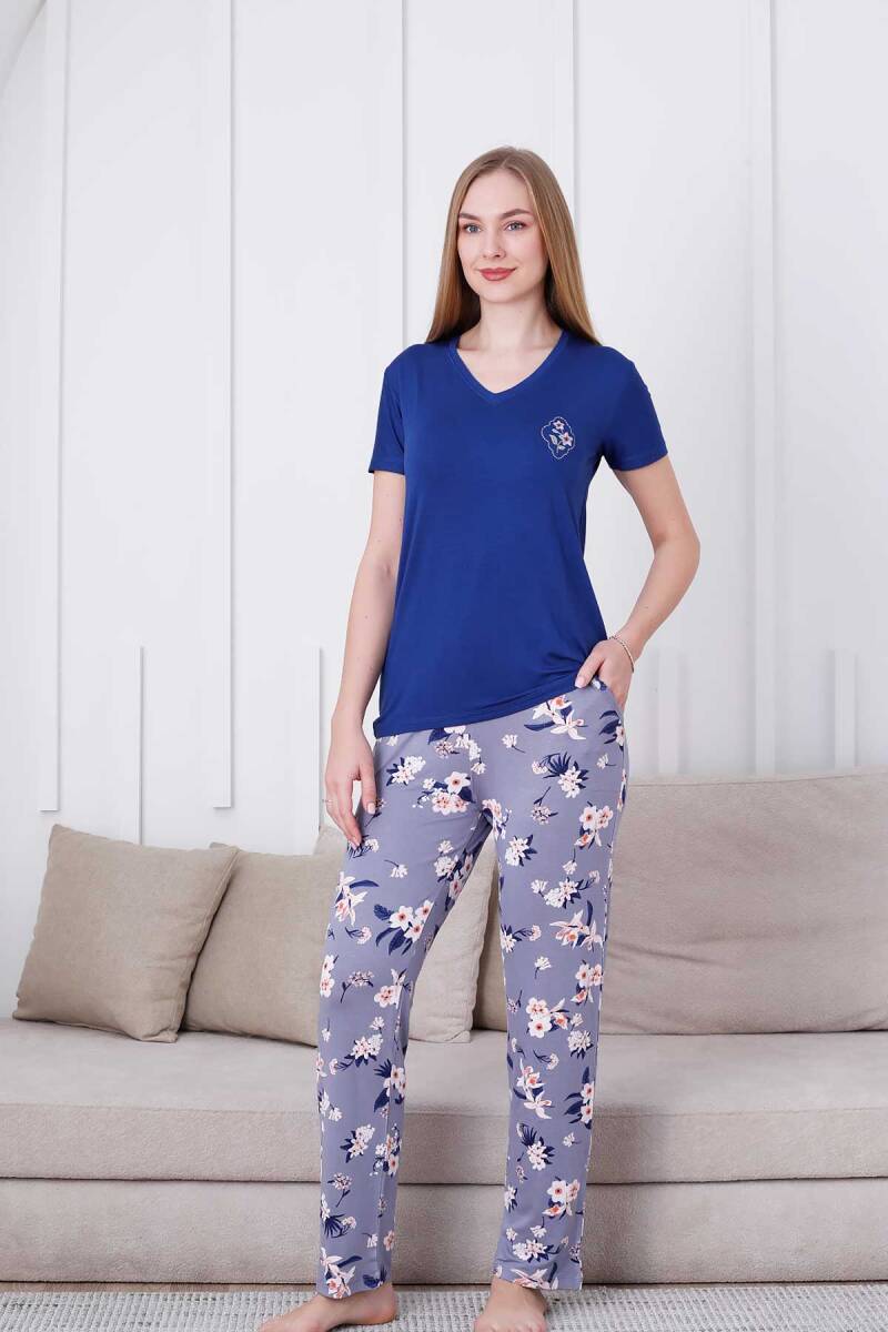 Çiçek%20Desenli%20Kadın%20Pijama%20Takımı%20-%20V%20Yaka%20Likralı%20Viskon%20Kısa%20Kollu%202837KY