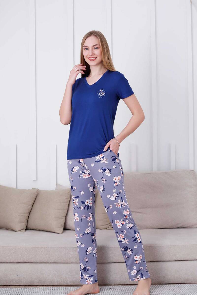 Çiçek%20Desenli%20Kadın%20Pijama%20Takımı%20-%20V%20Yaka%20Likralı%20Viskon%20Kısa%20Kollu%202837KY