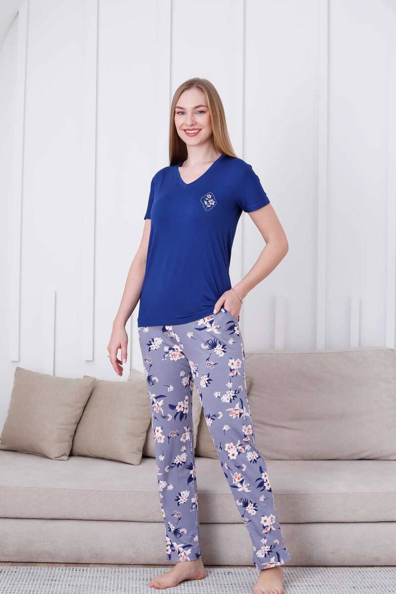 Çiçek%20Desenli%20Kadın%20Pijama%20Takımı%20-%20V%20Yaka%20Likralı%20Viskon%20Kısa%20Kollu%202837KY