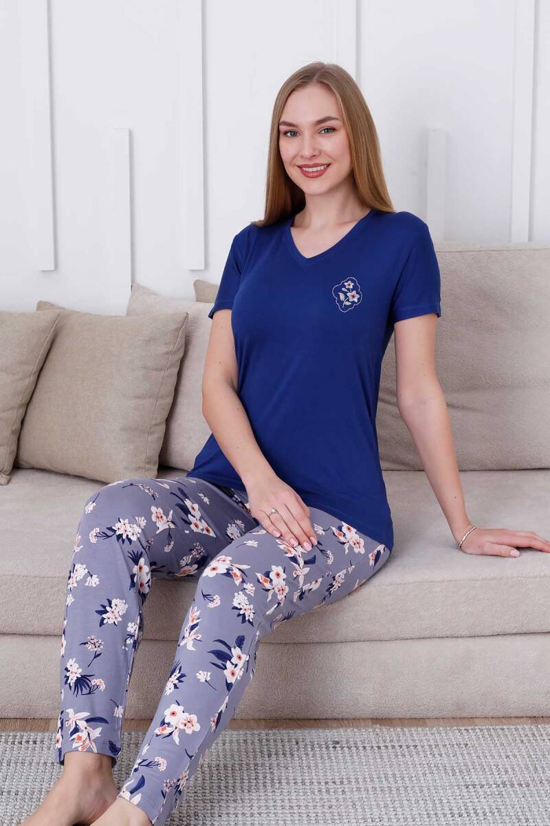 Çiçek%20Desenli%20Kadın%20Pijama%20Takımı%20-%20V%20Yaka%20Likralı%20Viskon%20Kısa%20Kollu%202837KY