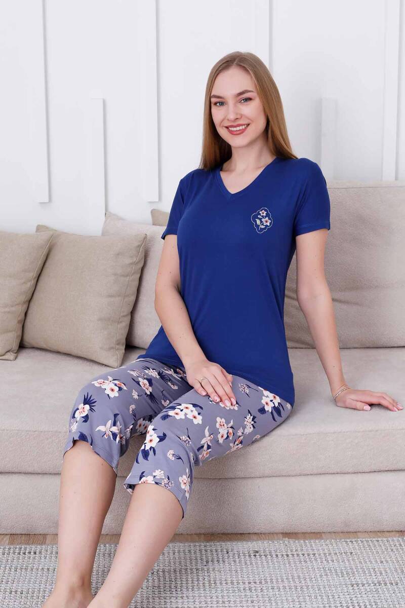 Çiçek Desenli Kadın Pijama Takımı - V Yaka Likralı Viskon Bermuda 2837B