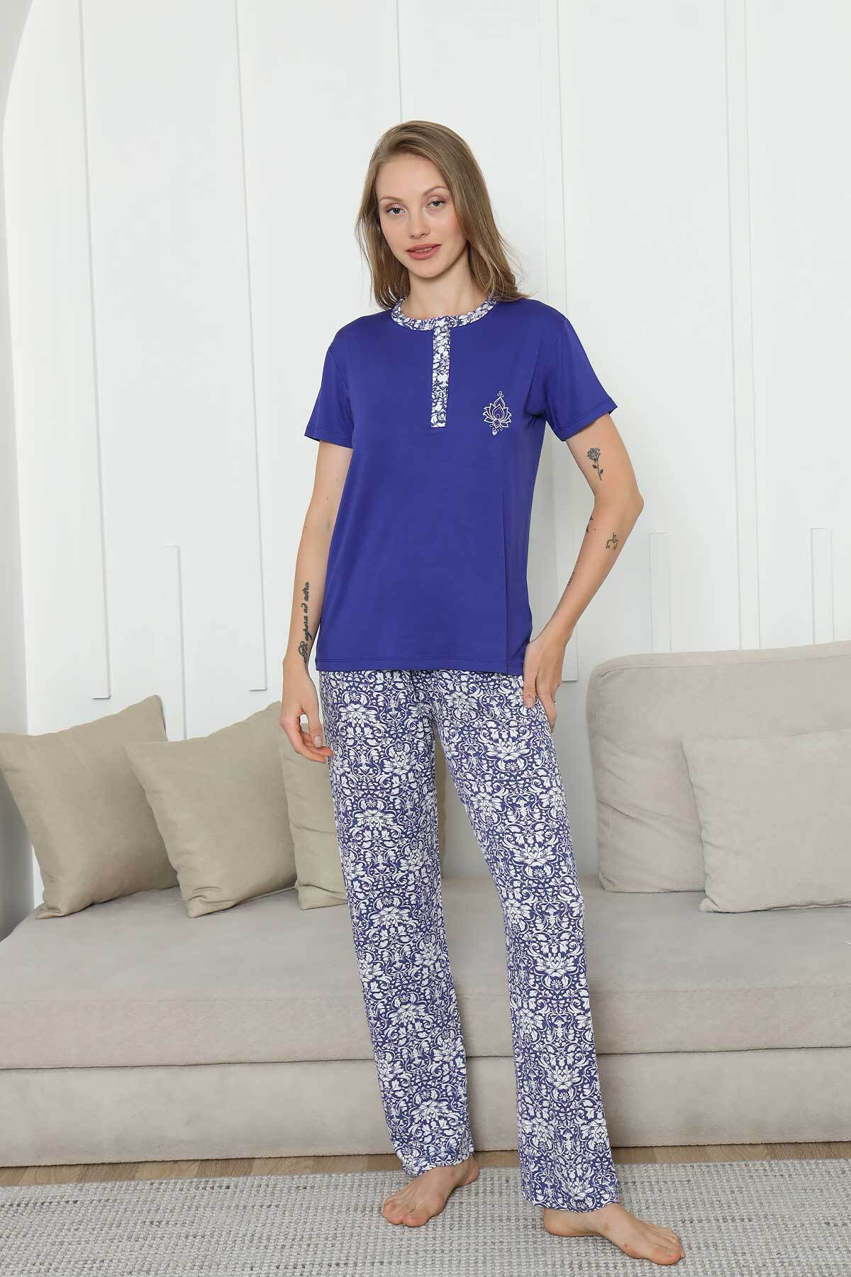 Nakışlı Kadın Pijama Takımı -Saks Mavi Etnik Desenli Kısa Kol Likralı Rink Viskon 2865KY