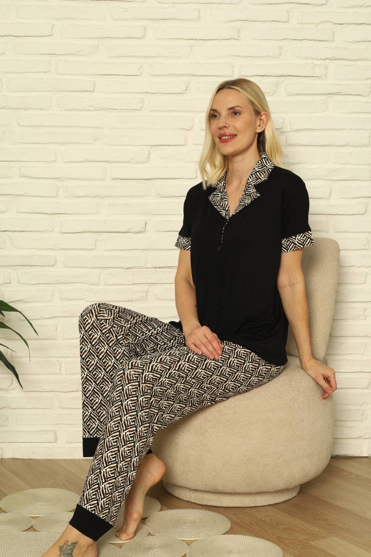Kadın Pijama Takımı - Siyah Önden Düğmeli Kısa Kollu Likralı 2904KY