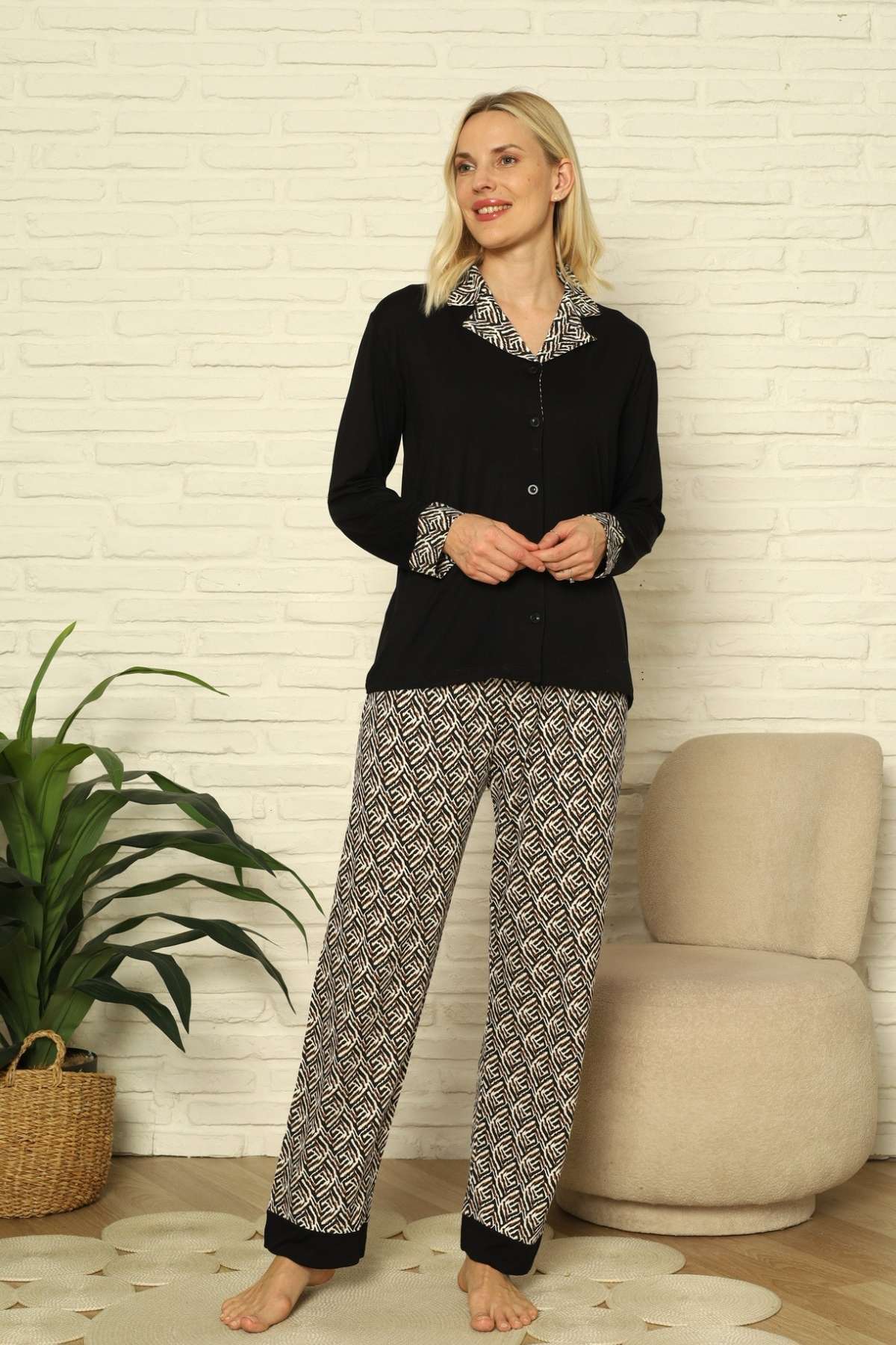 Kadın Pijama Takımı - Siyah Önden Düğmeli Uzun Kollu Likralı 2904UY