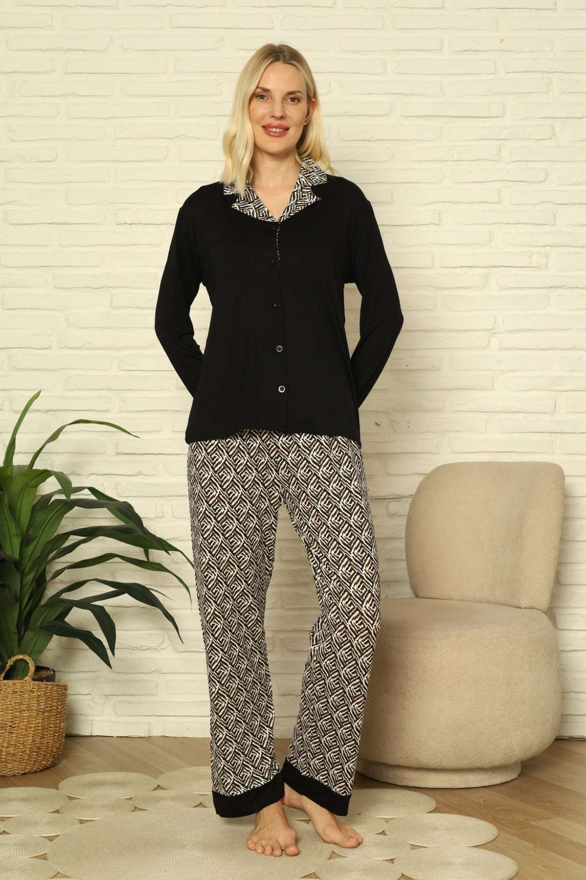 Kadın Pijama Takımı - Siyah Önden Düğmeli Uzun Kollu Likralı 2904UY