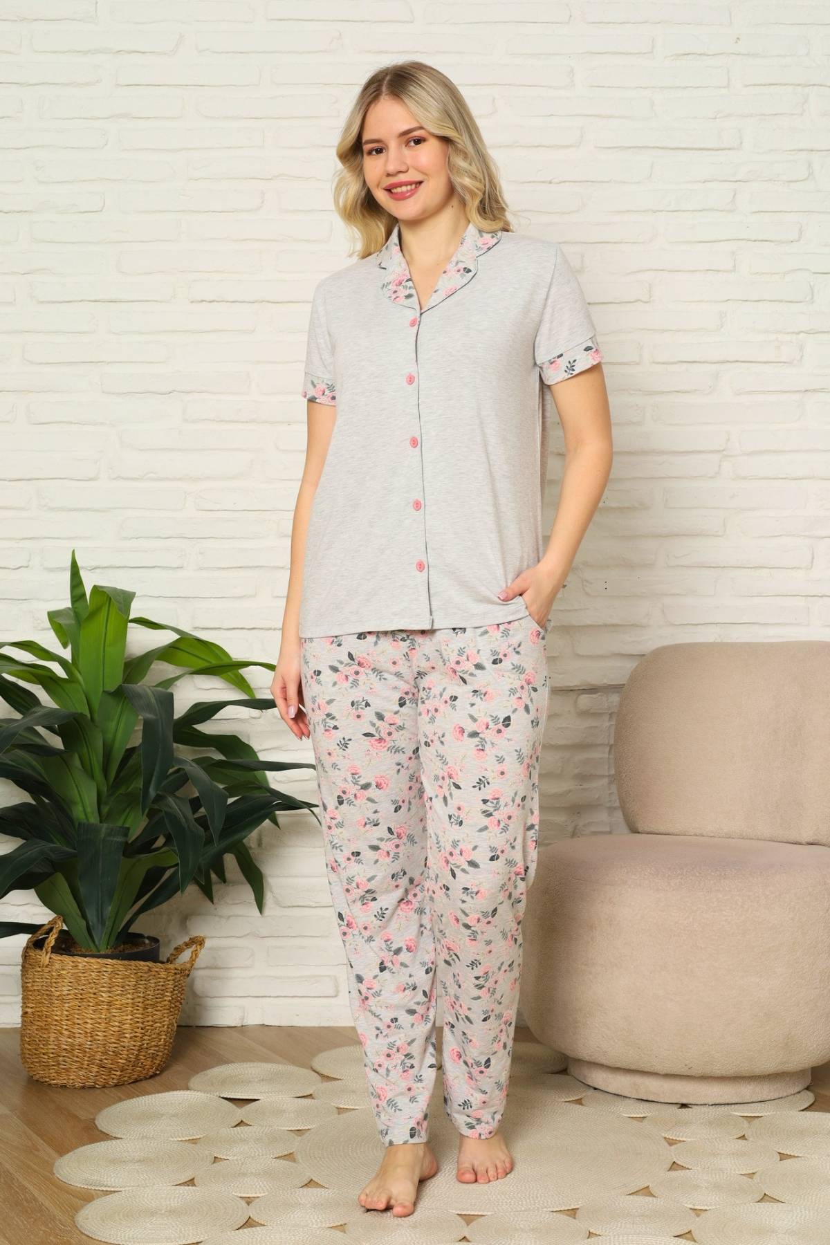 Kadın Pijama Takımı - Gri Gül Desenli Önden Düğmeli Kısa Kollu Likralı Penye 2873KY