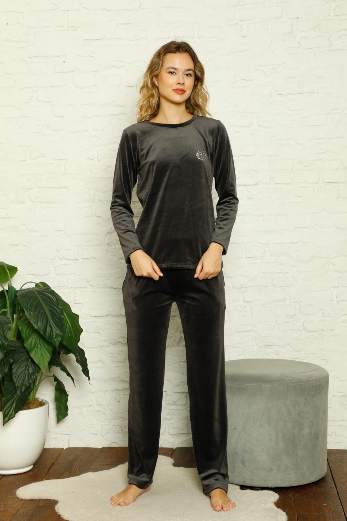 Kadife Kadın Pijama Takımı - Füme Nakış Desenli Cepli Süper Soft Kumaş 2598UK