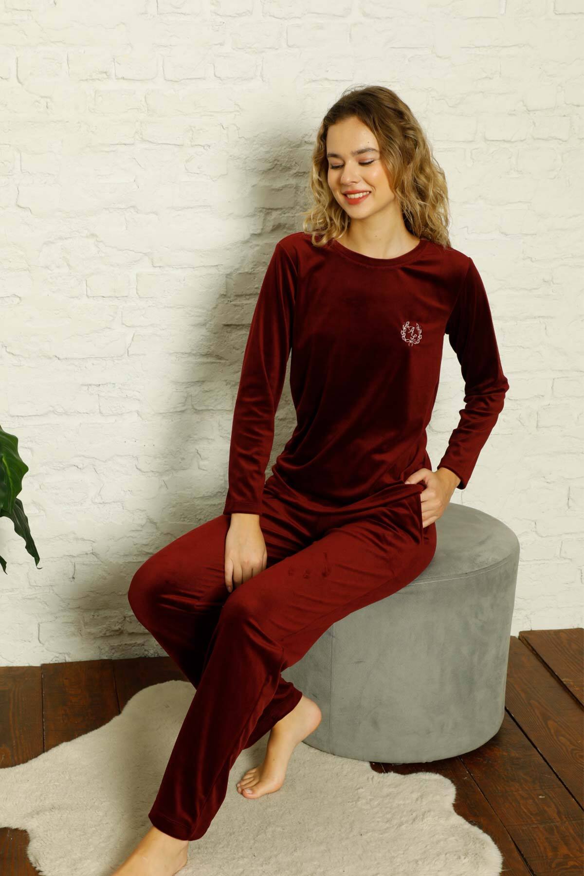 Kadife Kadın Pijama Takımı - Bordo Nakış Desenli Cepli Süper Soft Kumaş 2598UK