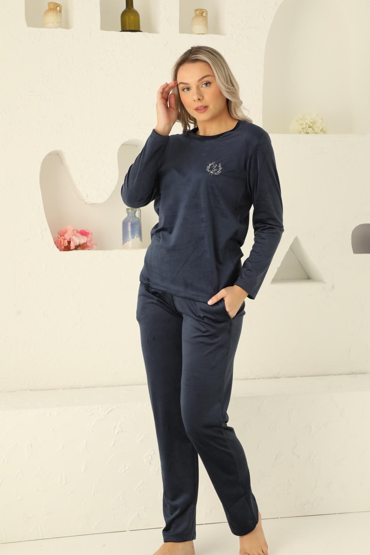 Kadife Kadın Pijama Takımı - Lacivert Nakış Desenli Cepli Süper Soft Kumaş 2598UK