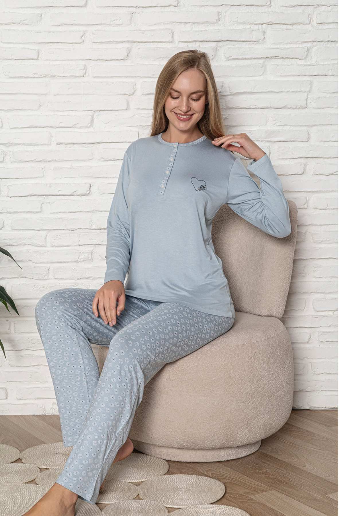 Kadın Pijama Takımı - Mavi Nakış Detaylı Uzun Kol Likralı Viskon 2924UY