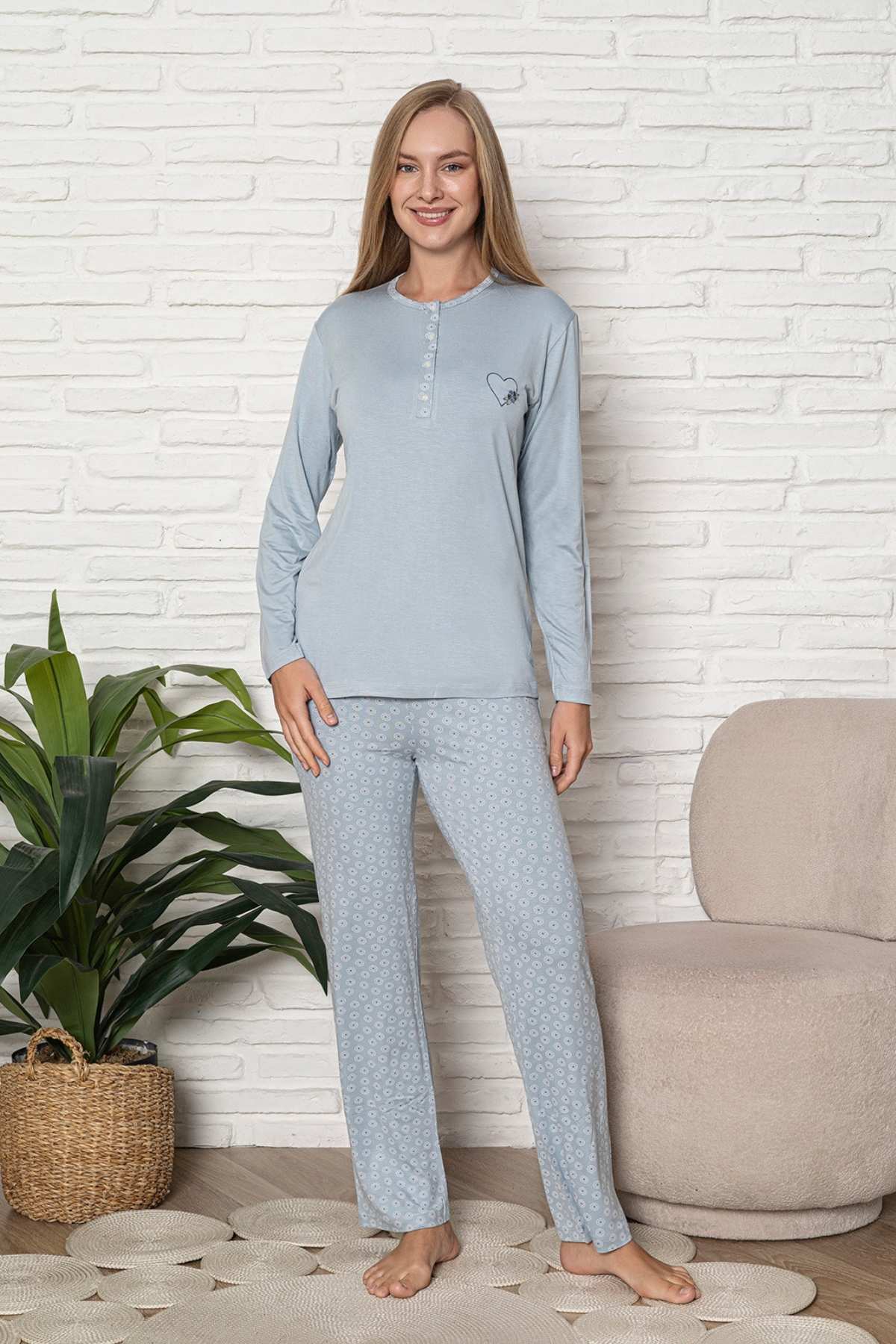 Kadın Pijama Takımı - Mavi Nakış Detaylı Uzun Kol Likralı Viskon 2924UY