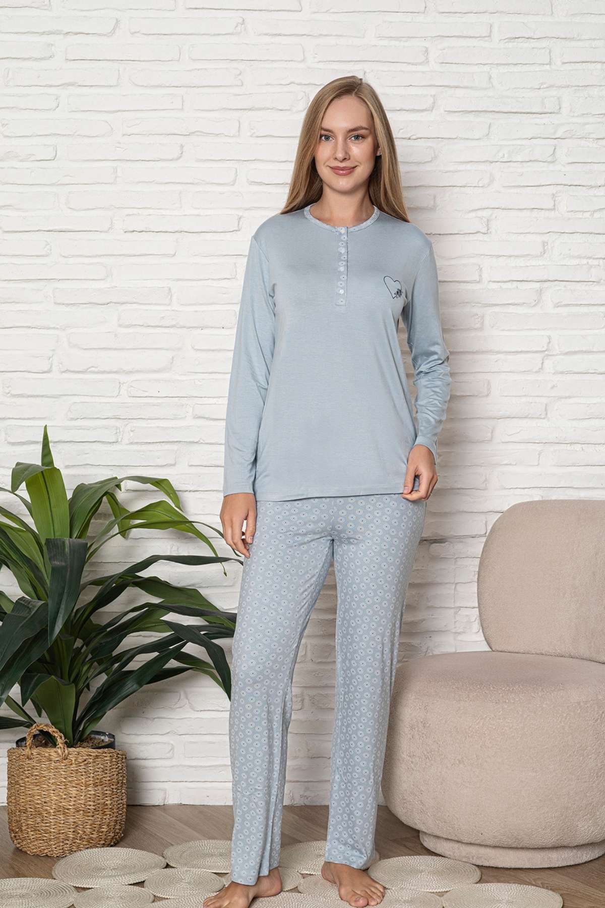 Kadın Pijama Takımı - Mavi Nakış Detaylı Uzun Kol Likralı Viskon 2924UY