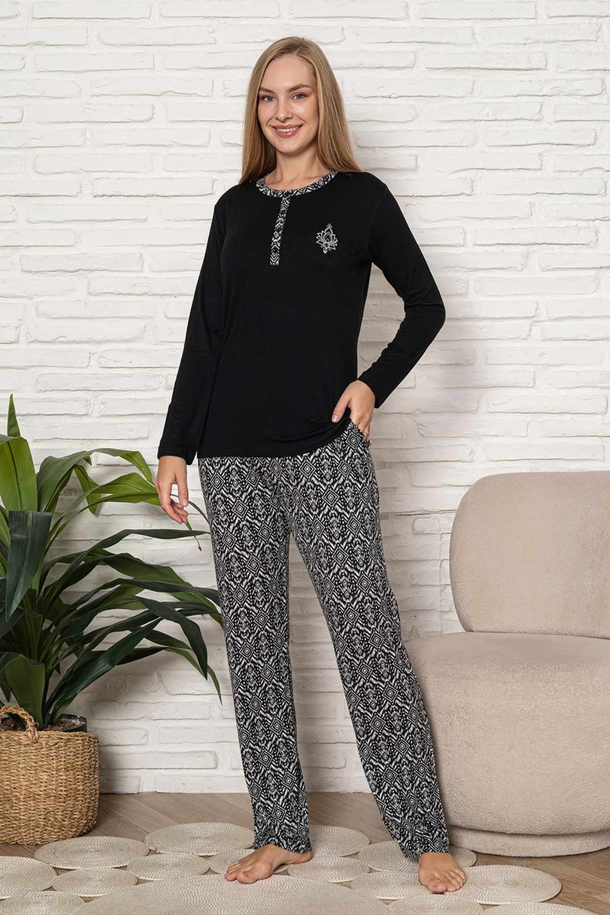 Kadın Pijama Takımı - Siyah Etnik Desen Uzun Kol Likralı Kumaş 2923UY