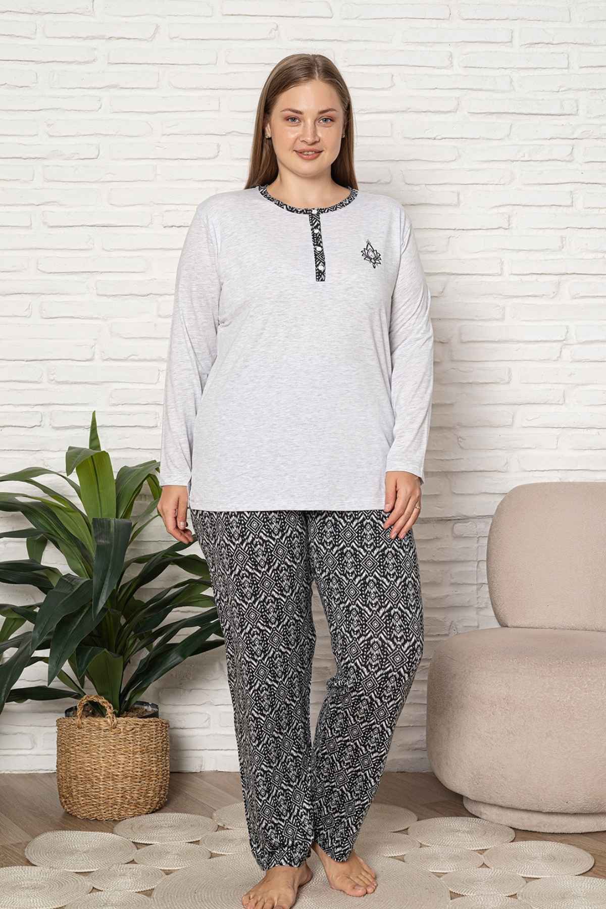 Büyük Beden Kadın Pijama Takımı - Gri Etnik Desen Uzun Kol Likralı Kumaş 2923UYB