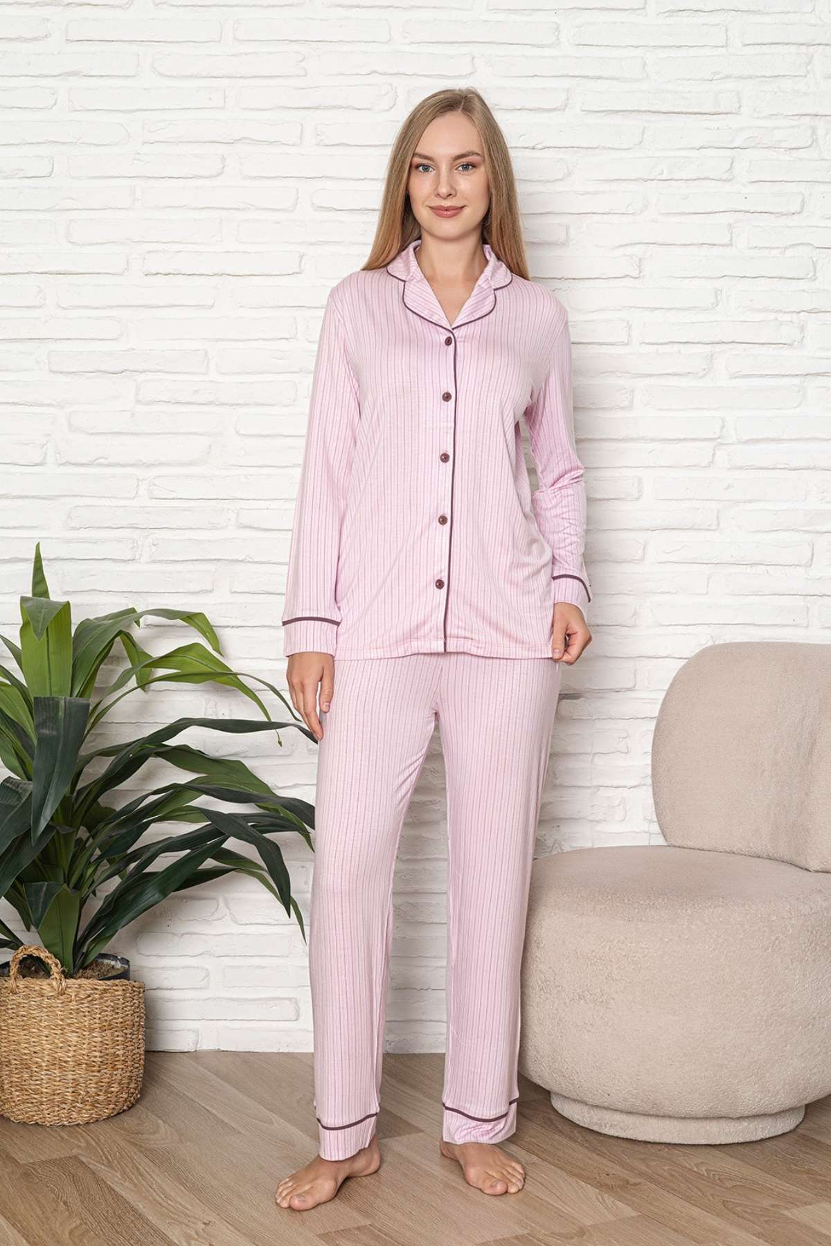 Önden Düğmeli Kadın Pijama Takımı - Pembe Çizgili Desenli Uzun Kol Likralı Rink Viskon 2507UY