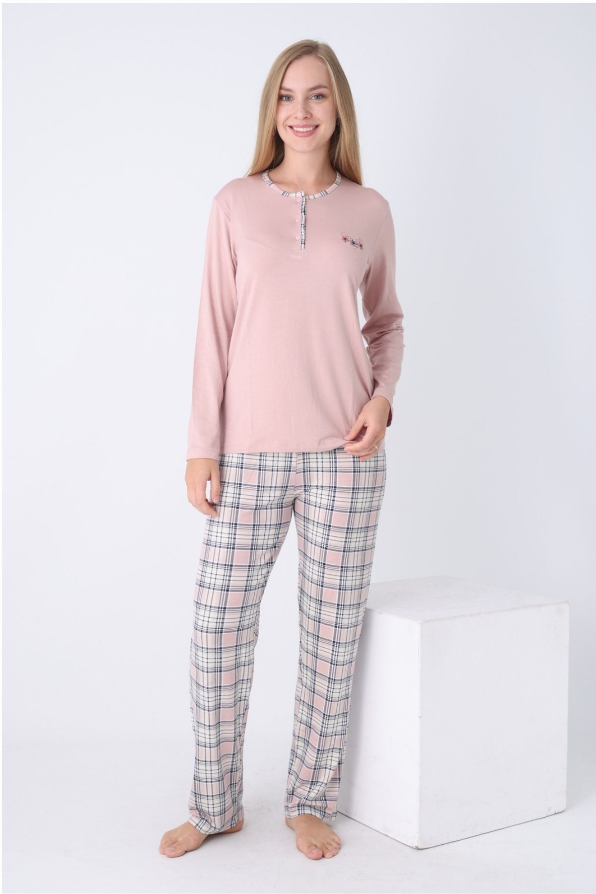Kadın Pijama Takımı - Kareli Uzun Kollu Likralı Viskon 2925UY