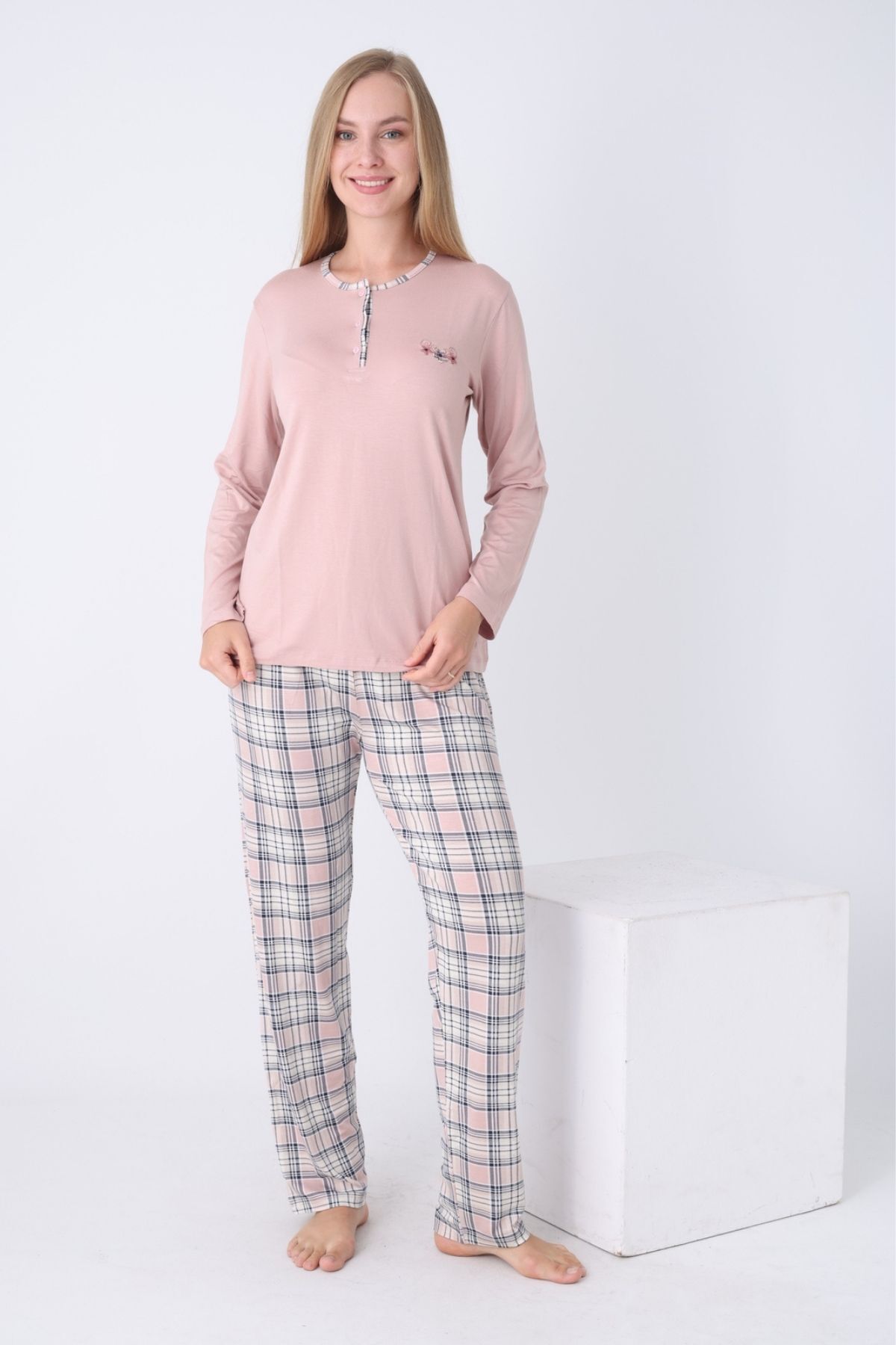 Kadın Pijama Takımı - Kareli Uzun Kollu Likralı Viskon 2925UY