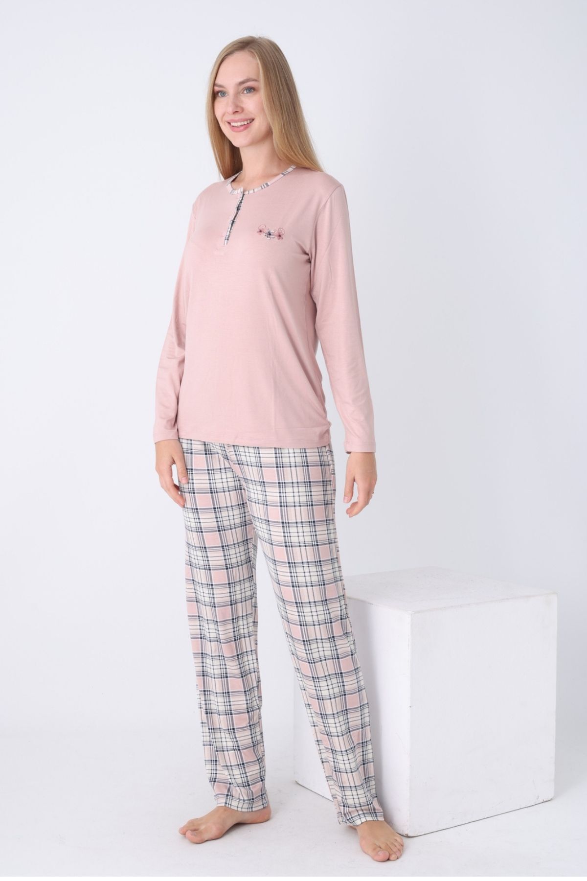 Kadın Pijama Takımı - Kareli Uzun Kollu Likralı Viskon 2925UY