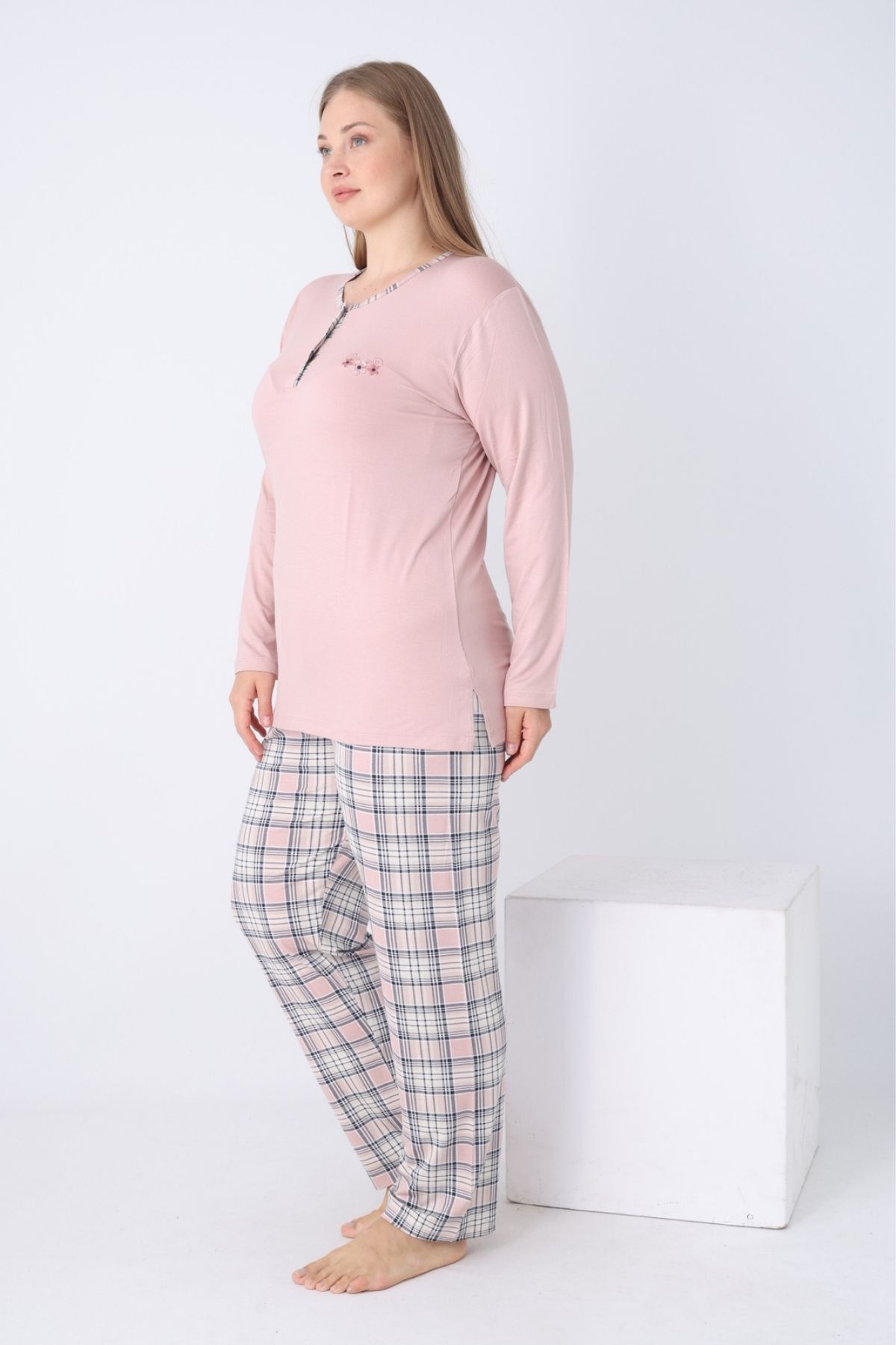 Büyük Beden Kadın Pijama Takımı - Kareli Uzun Kollu Likralı Viskon 2925UYB