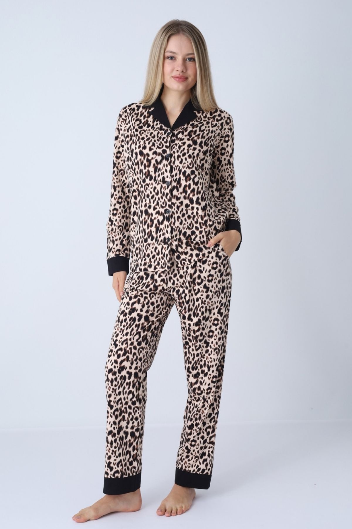Kadın Pijama Takımı - Leopar Desenli Boydan Düğmeli % 100 Pamuk 2719UY
