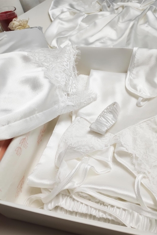 White Silk Satin 8 Pieces Bridal Set 8000MS - 11